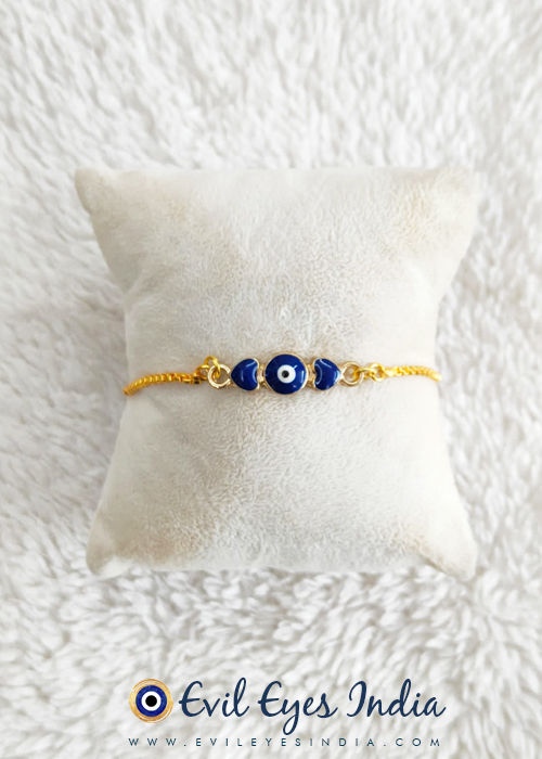 Evil Eye Bracelet with Tiny Hearts in Chain