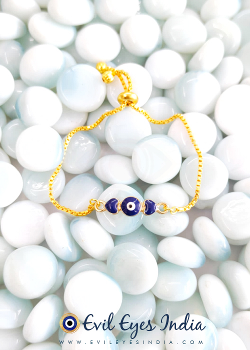 Evil Eye Bracelet with Tiny Hearts in Chain