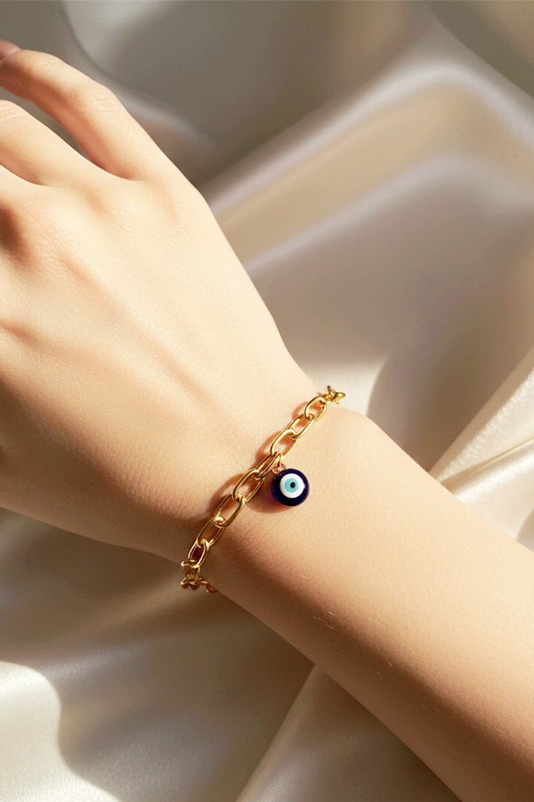 Trendy Gold Oval Link Chain Bracelet with Dangling Evil Eye Charm