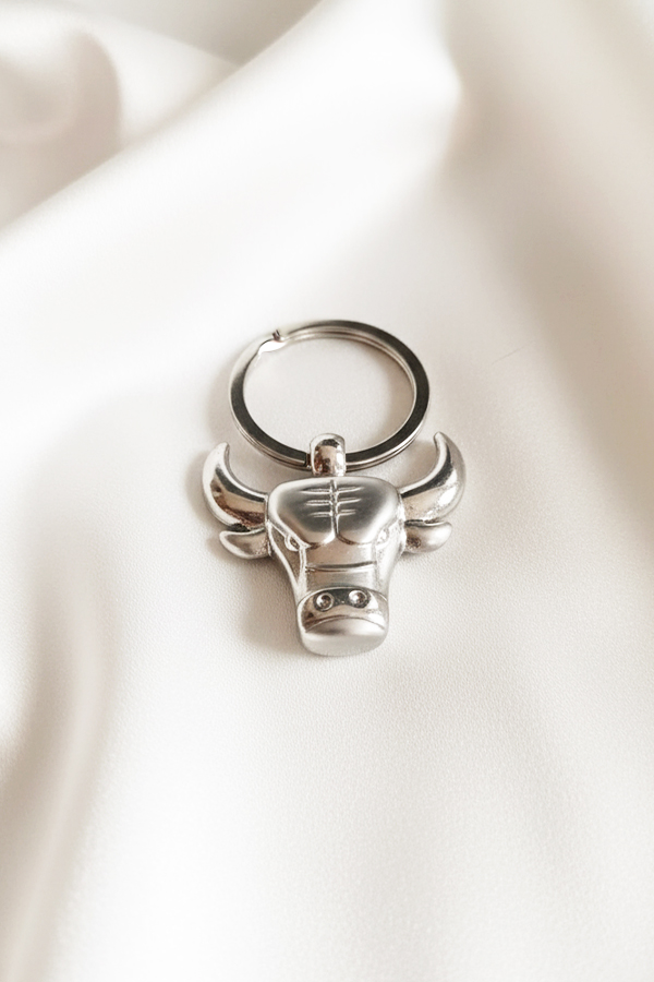 Striking Silver Bull Head Keychain - Symbol of Power and Strength