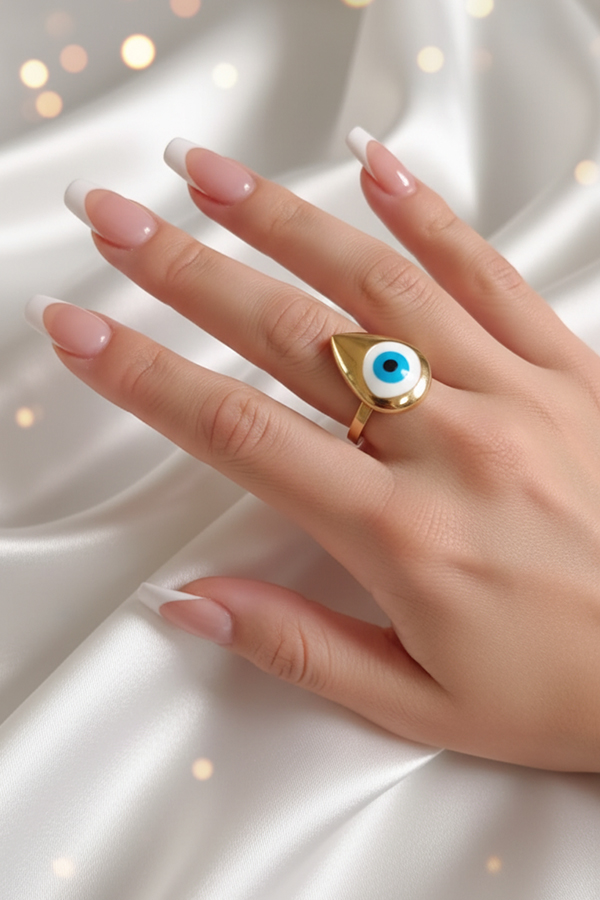 Golden Teardrop Evil Eye Ring – Symbol of Elegance and Protection
