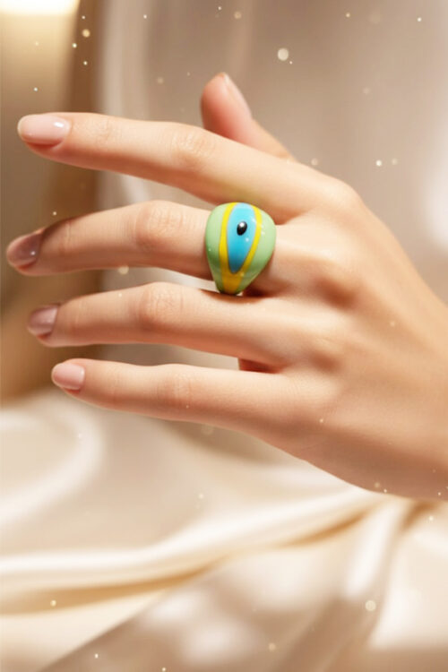 Luxurious Emerald Green Resin Evil Eye Ring