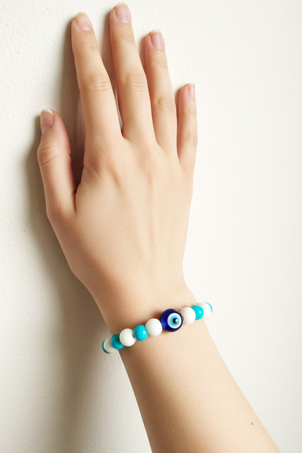 Coastal Breeze Evil Eye Bracelet White & Turquoise Beads
